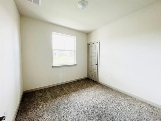 Building Photo - 10600 Defender Trl