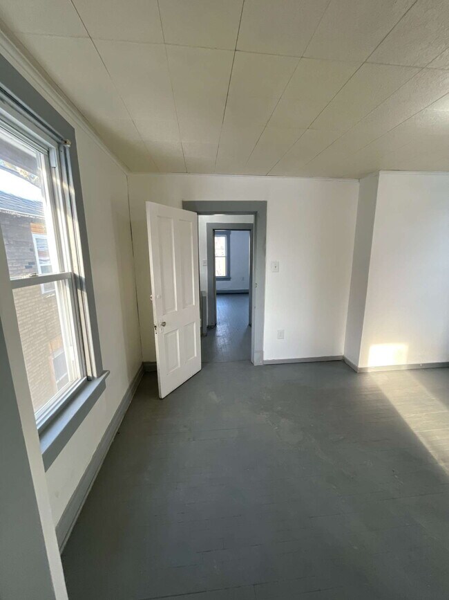 Building Photo - 618 Penn Ave