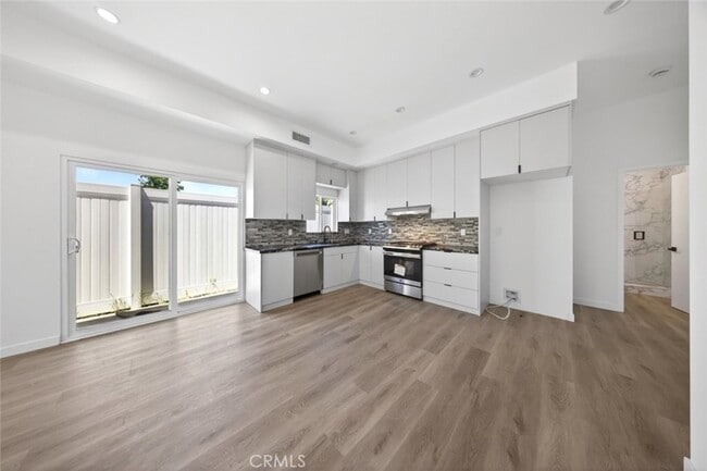 Building Photo - 14827 Dearborn St