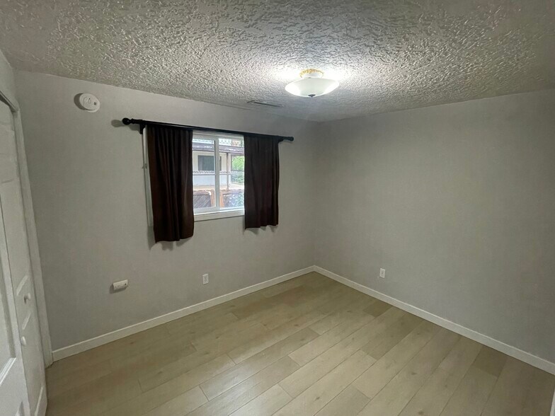 Building Photo - 3228 SW Dolph Ct