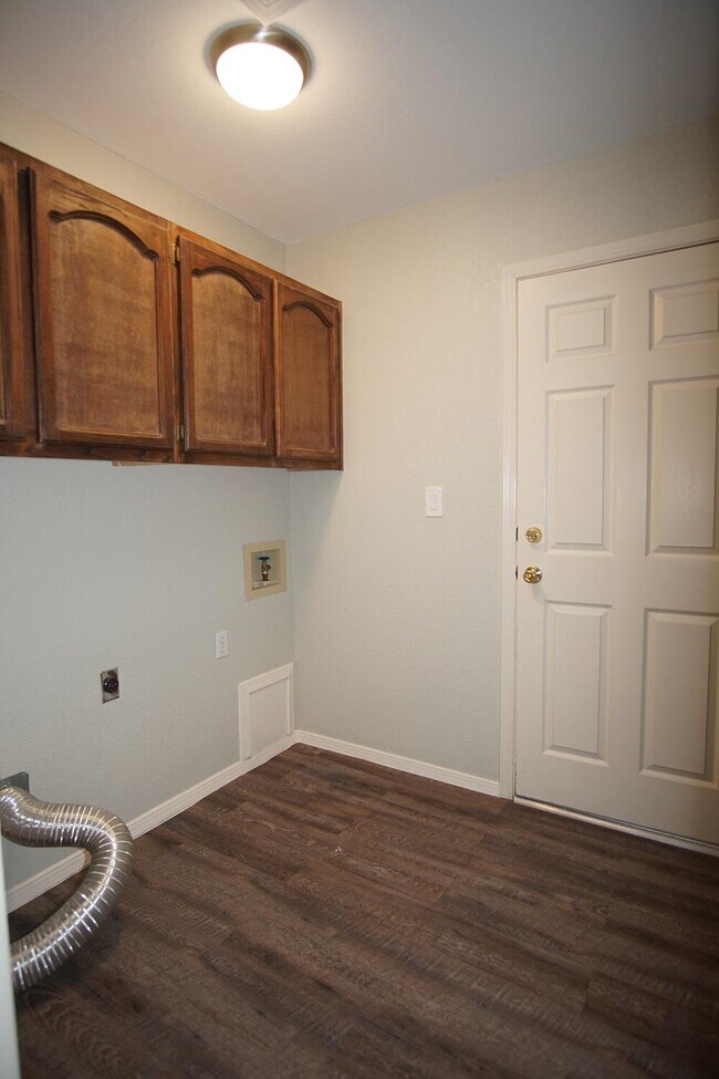 Building Photo - 6525 Brisa Del Mar Dr