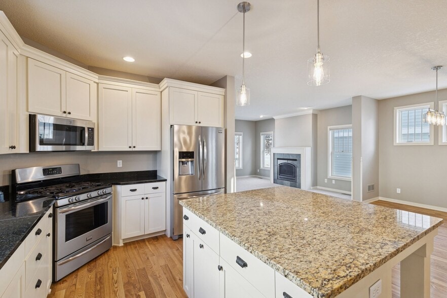 Building Photo - 14246 Garden Way N