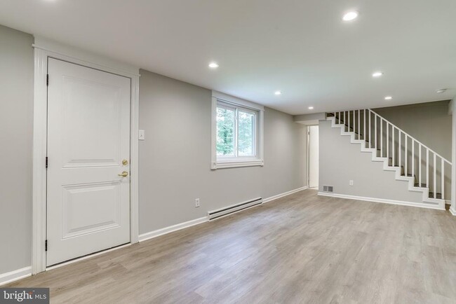 Building Photo - 8424 Hayden Ln