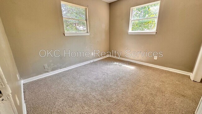Building Photo - 4712 S Blackwelder Ave