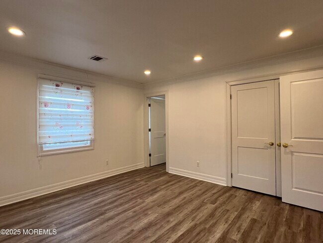 Building Photo - 699 Tennent Rd