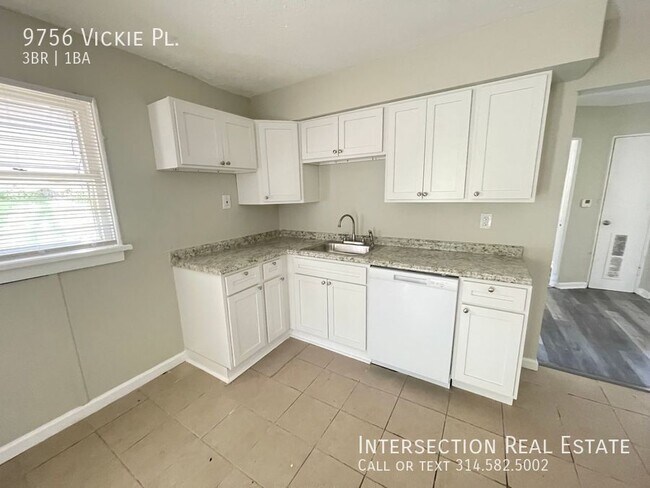 Building Photo - 9756 Vickie Pl