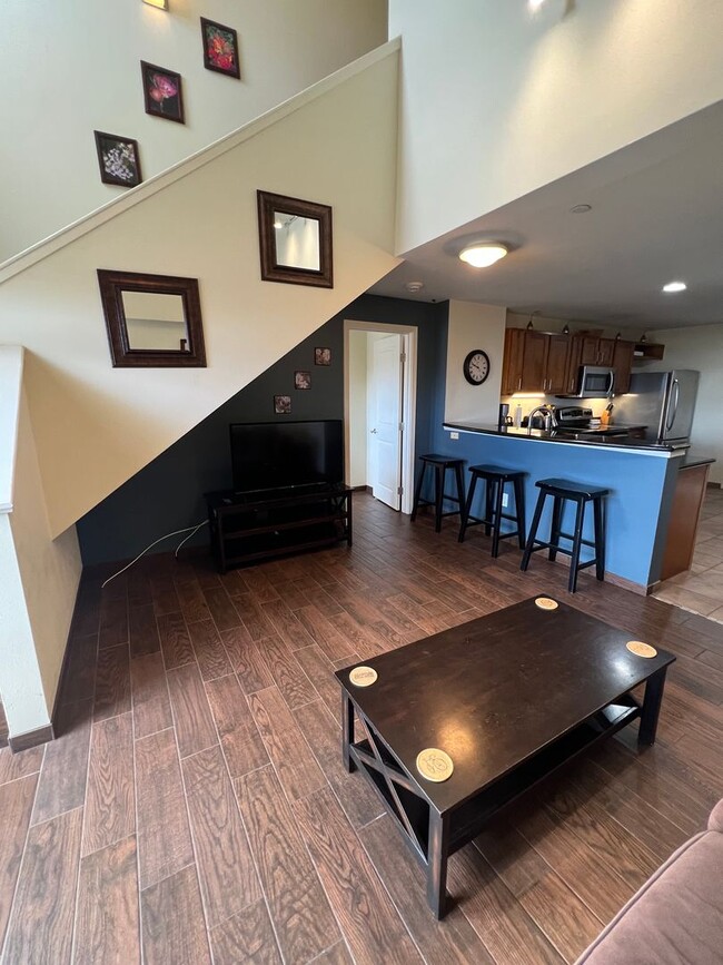 Building Photo - Top-Floor Ocean View Condo Across from the Beach | Furnished 2BR + Central A/C