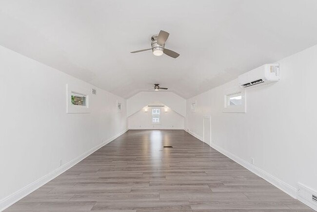Building Photo - Charming, Fully Updated Broad Ripple Gem!