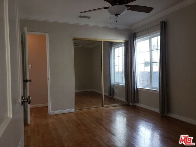 Building Photo - 1729 S Carmelina Ave