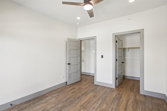 Building Photo - 2450 Wickersham Ln
