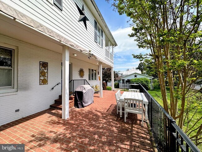 Building Photo - 44 Fulton Ave