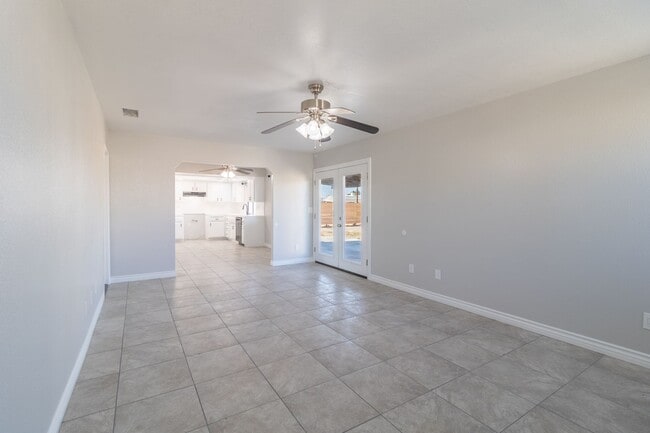 Building Photo - Beautiful 3/2 Apple Valley Home