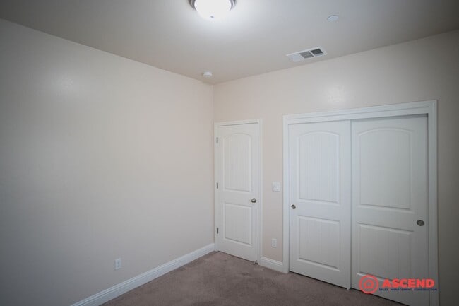 Building Photo - Remarkable 4 Bedroom Home With Office!