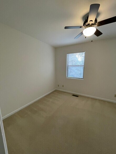 Building Photo - 128 Beechwood Drive