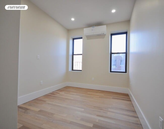 Building Photo - 999 Clarkson Ave