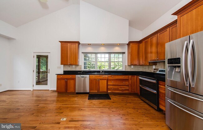 Building Photo - 628 Tazewell Rd NW