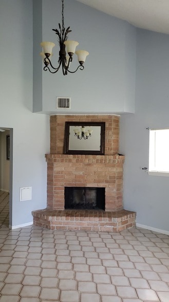 Building Photo - 942 Grand Jct Dr