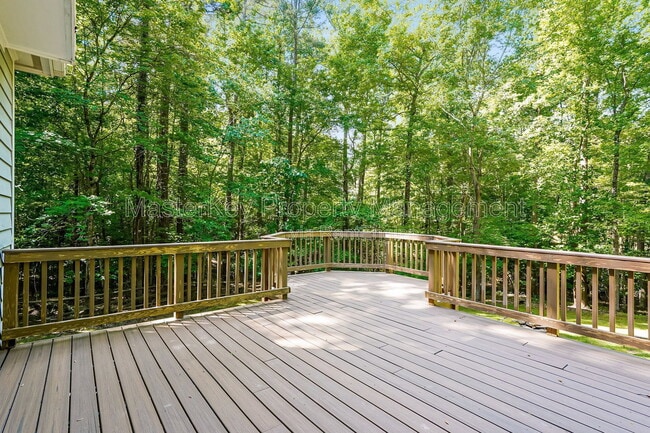 Building Photo - 2304 Knoll Ridge Ln