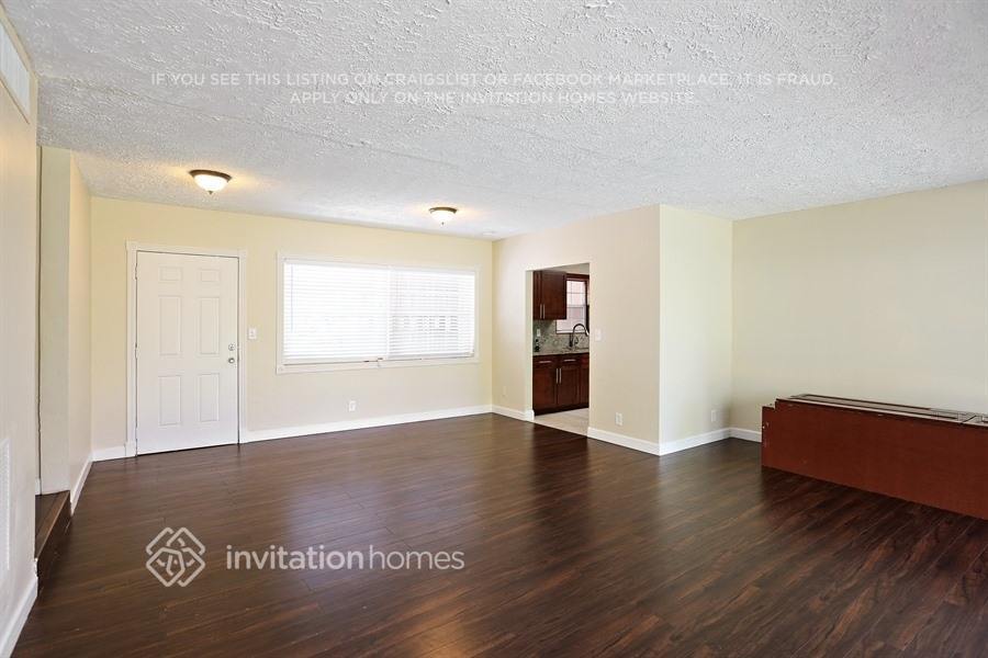 Building Photo - 2017 NE 29th Ct