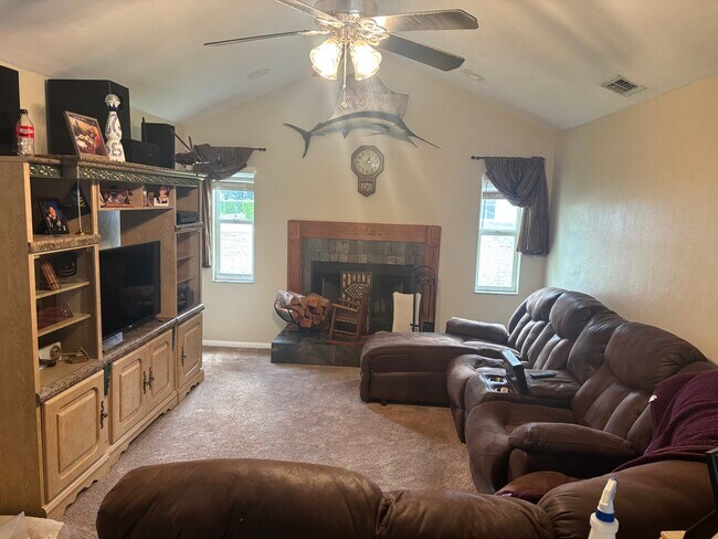 Building Photo - 212 Jefferson Ave