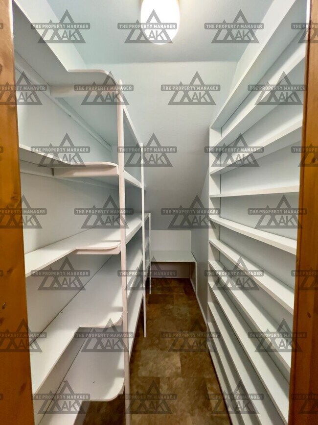 Building Photo - Spacious 3BR, 2.5BA Home off Chena Hot Springs Rd with Yard, Deck & Greenhouse