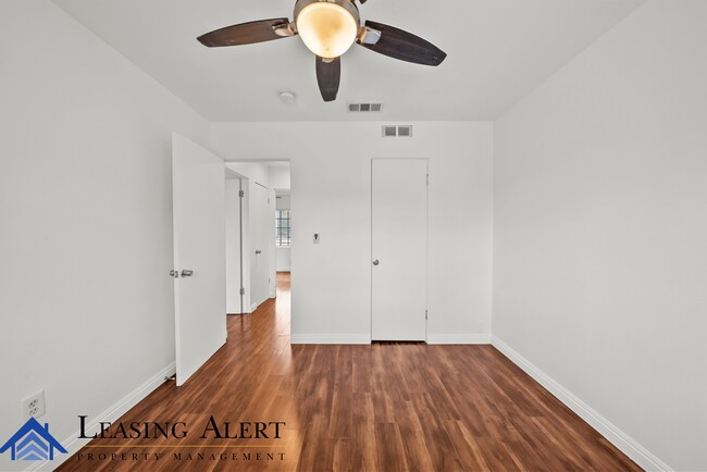 Building Photo - 7800 Lindley Ave