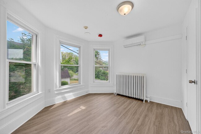 Building Photo - 34 Market St