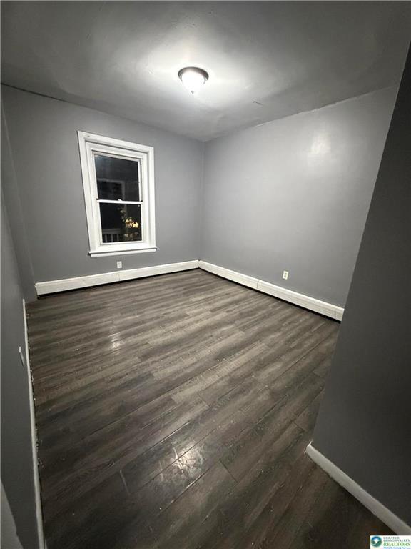 Building Photo - 626 Oak St