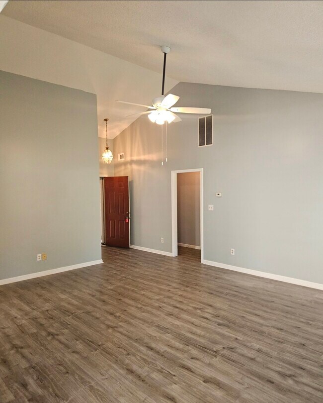 Building Photo - 6633 Biscayne