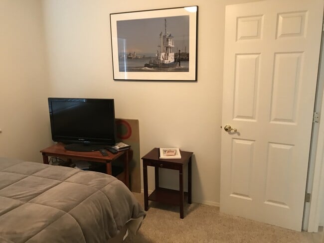 Building Photo - 8419/8421 NE 56th Street