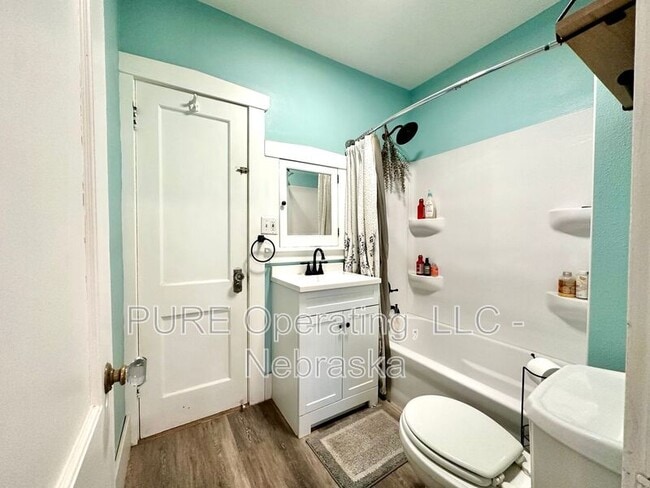 Building Photo - 5011 Miami St