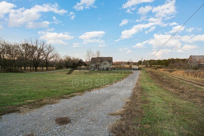 Building Photo - 1135 Salem Rd