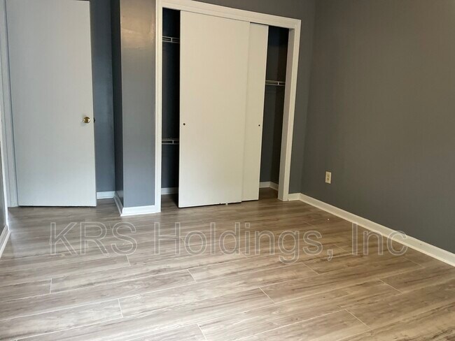 Building Photo - 3329 Weeping Willow Ln