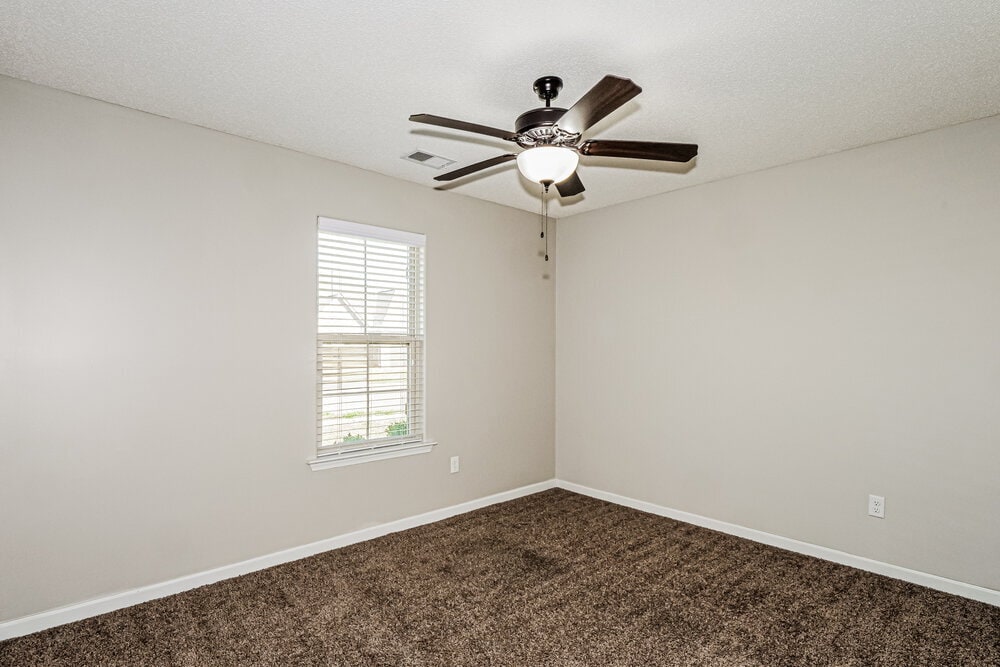 Building Photo - 9439 Darren Cir S