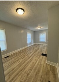 Building Photo - 1036 Van Buren St