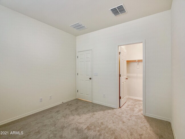 Building Photo - 8847 Fleetwood Ln