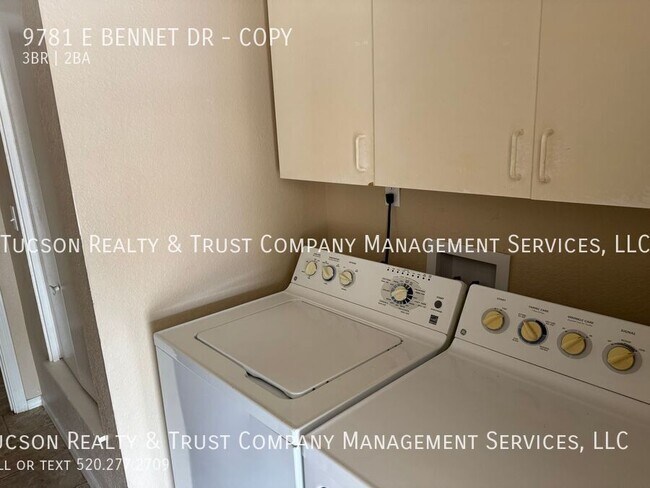 Building Photo - 9781 E Bennett Dr
