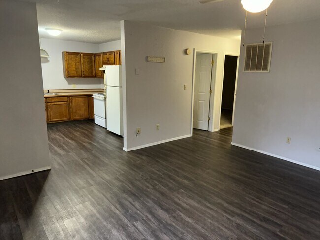 Primary Photo - 222 Ashley St
