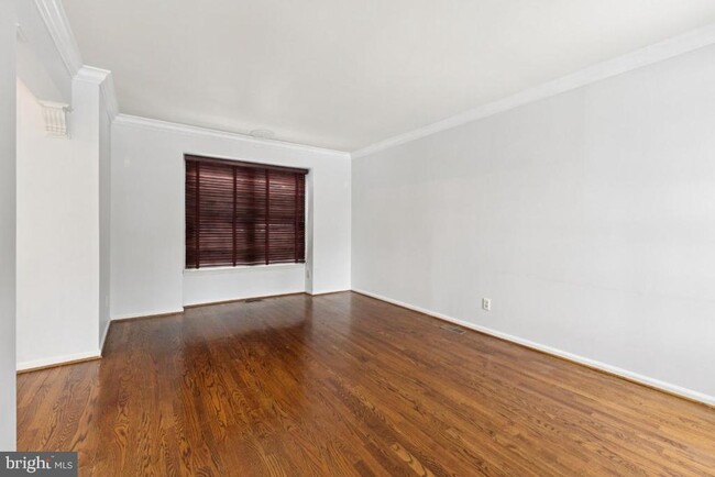 Building Photo - 14422 Coachway Dr