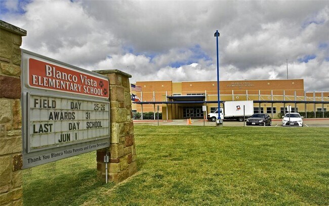 Building Photo - 130 Farm House Rd