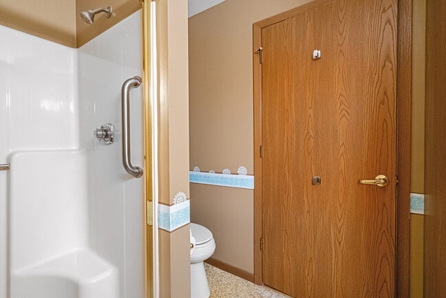 Building Photo - 702 Dehaven Ct