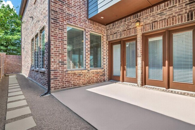 Building Photo - 3613 Gloucester Rd