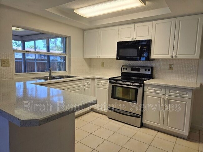 Building Photo - 7602 Cumber Dr