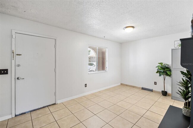 Building Photo - 4038 Cortez Dr