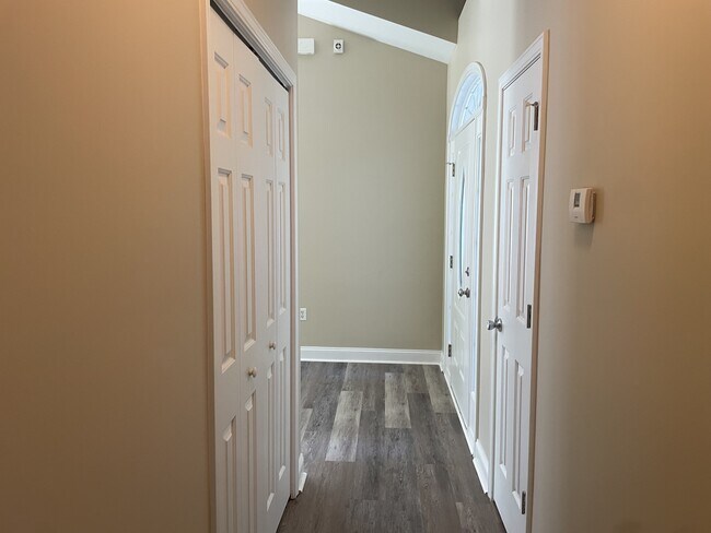 Building Photo - 281 White Water Loop