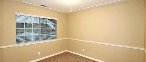 Building Photo - 850 Spaniel Dr