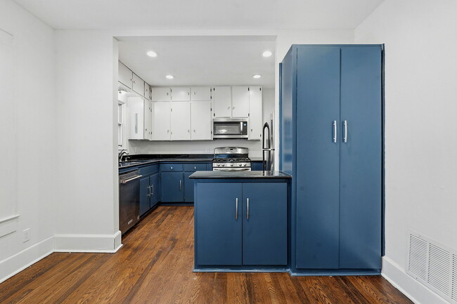 Building Photo - 804 Rutherford Pl