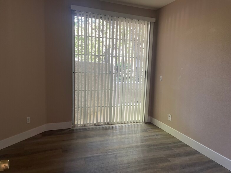 Building Photo - 24127 Del Monte Dr