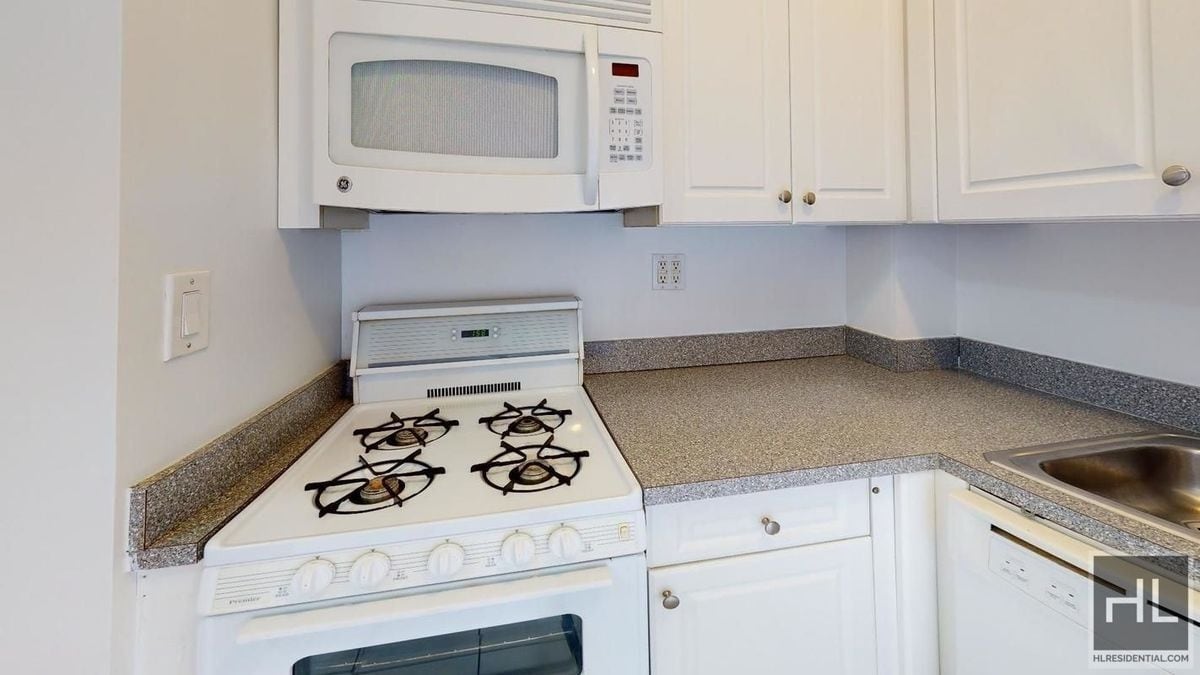 Building Photo - EAST 38 STREET