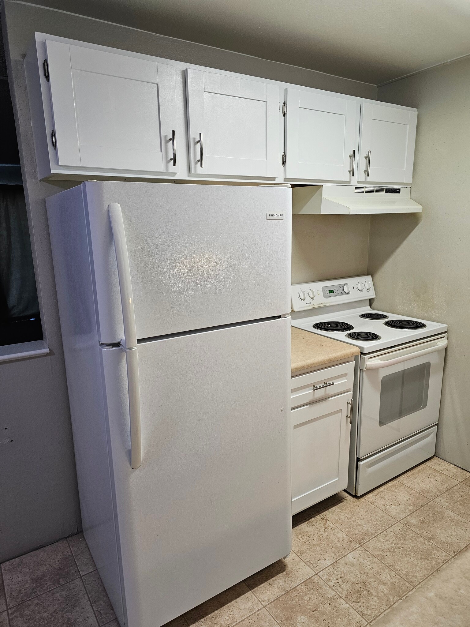 Building Photo - 451 Golden Cir